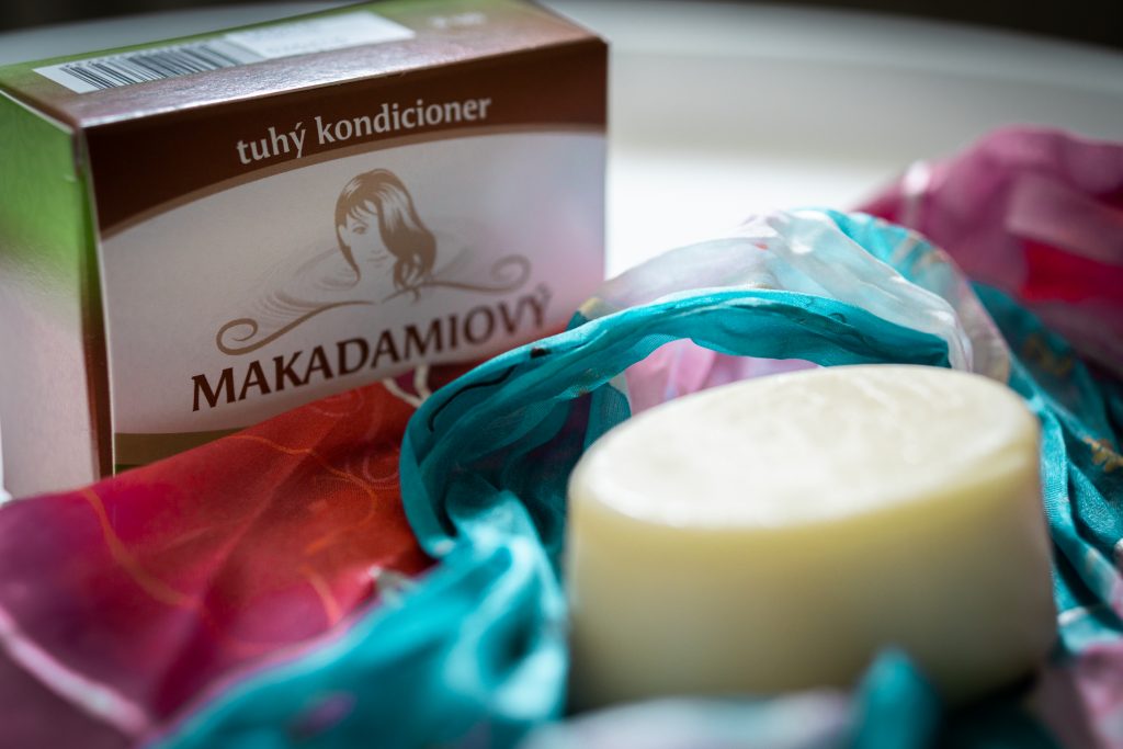 Tuhý kondicionér na vlasy